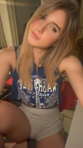 Tight Shorts Selfie