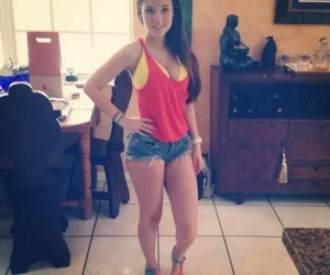 tight-body-perky-cleavage