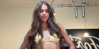 flat-fit-bikini-tryon-babe
